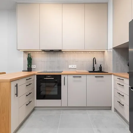Kolejowa 45b By Homeprime Apartament