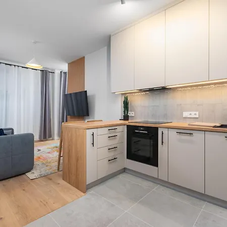 Kolejowa 45b By Homeprime * ורשה