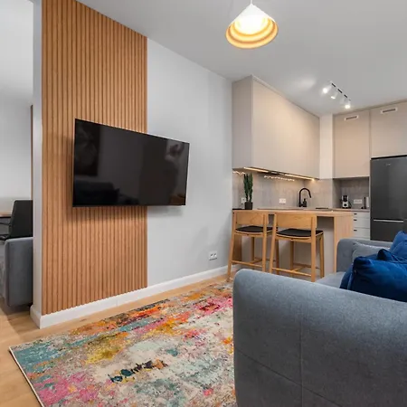 Kolejowa 45b By Homeprime Apartment